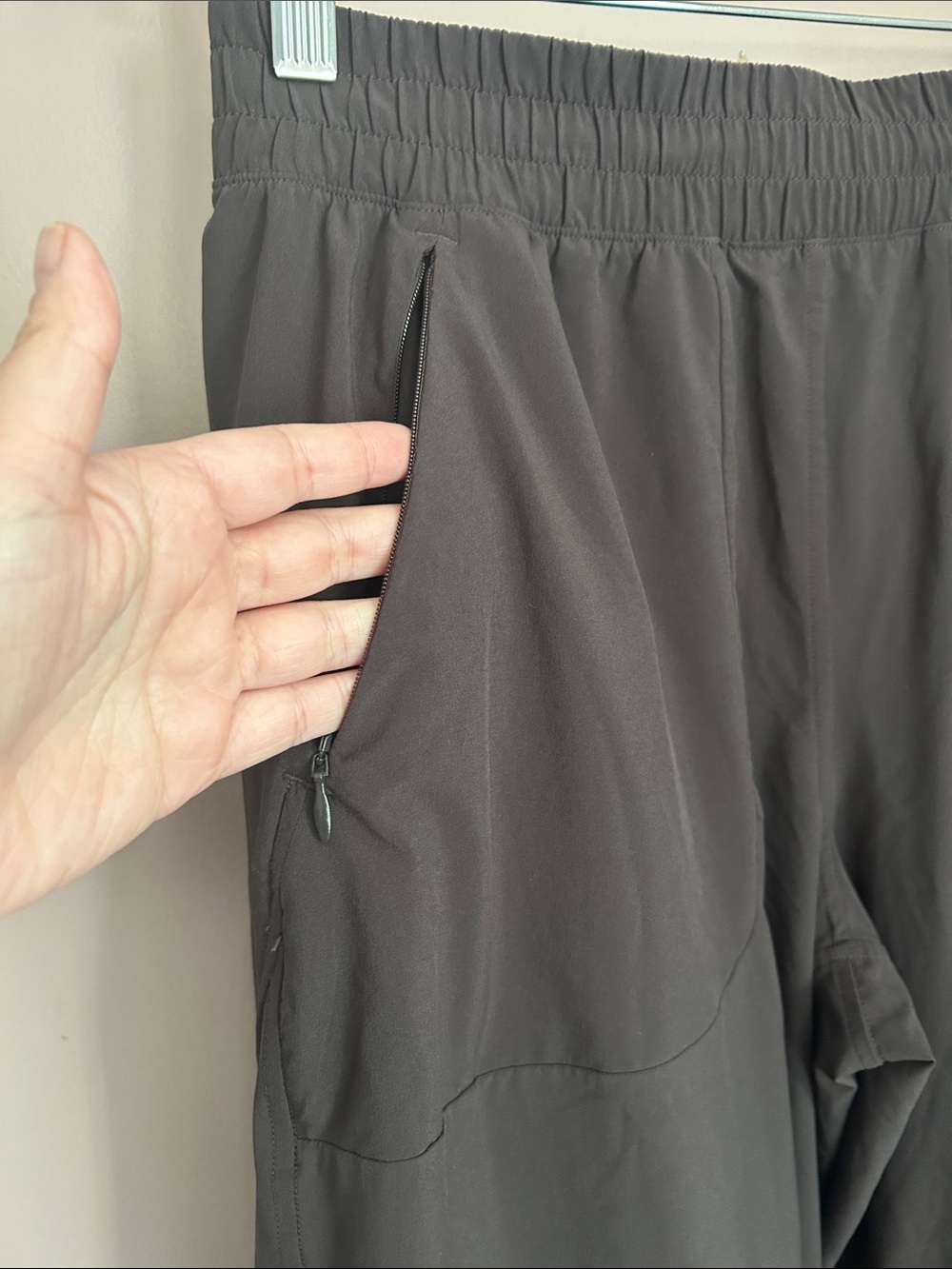 Lululemon Swift Mid Rise Wide Leg Pant Brown Lightweight Size 6 - Picture 7 of 10